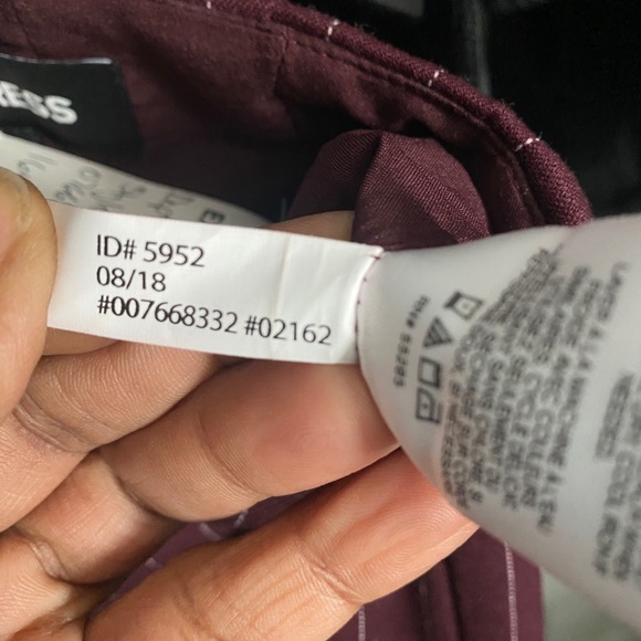 Beautiful Burgundy and white pin stripe pencil skirt - Picture 2 of 3